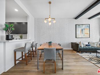 900 W Olympic Boulevard