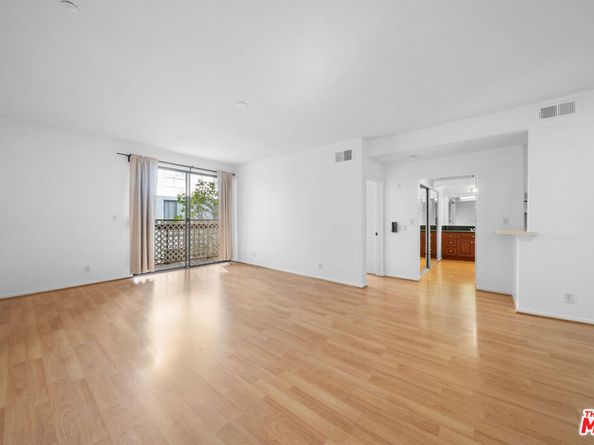 533 S St Andrews Place 203, Los Angeles CA 90020