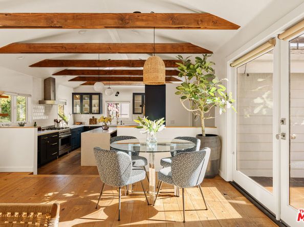 8556 Ridpath Drive, Los Angeles CA 90046