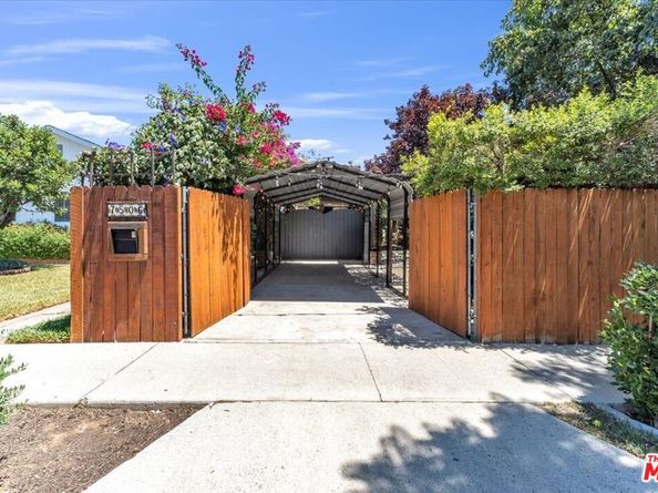 7506 Independence Avenue, Canoga Park CA 91303