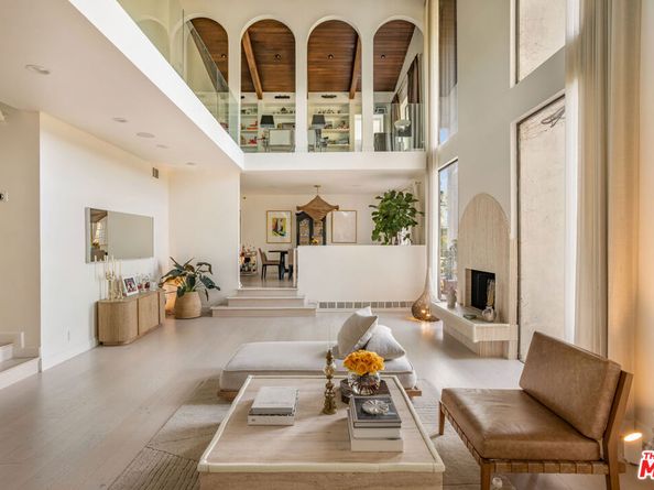 2299 Gloaming Way, Beverly Hills CA 90210