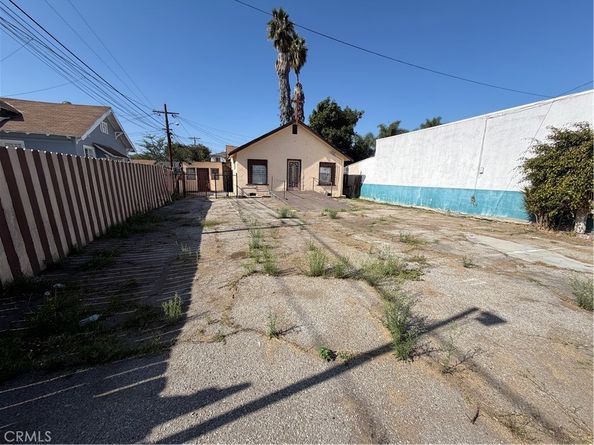 8411 S San Pedro, Los Angeles CA 90003