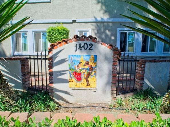 1402 S Minnie Street S, Santa Ana CA 92707