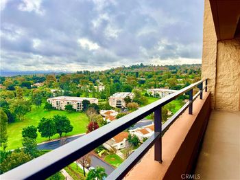 24055 Paseo Del Lago
