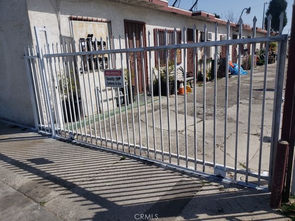 1222 E 78th Street, Los Angeles CA 90001