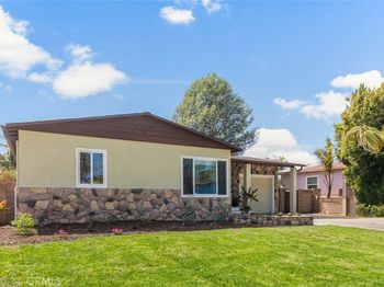 2206 S Shelton