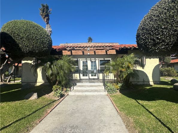 3927 W McFADDEN AVE B, Santa Ana CA 92704