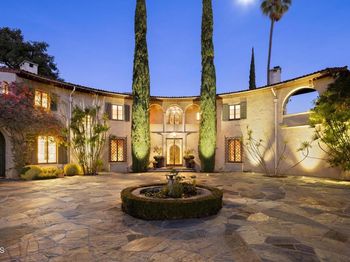 1290 Hillcrest Avenue