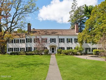 122 Round Hill Road