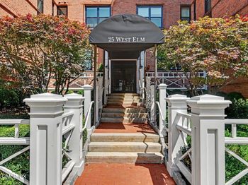 25 W Elm Street