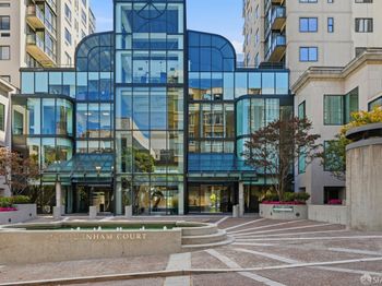 1 Daniel Burnham Court