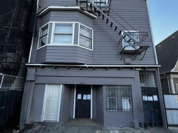 3837 M L King Jr Way, Oakland CA 94609