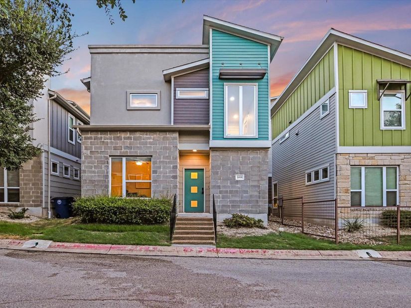 2001 Tramson DR, Austin TX 78741