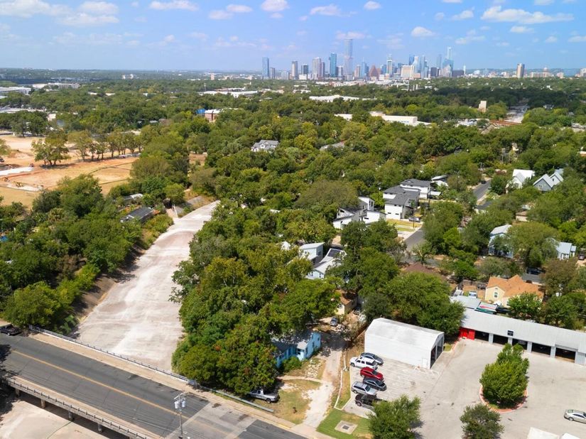 920 Shady Ln, Austin TX 78702