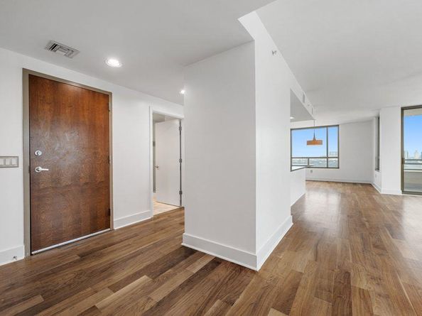 300 Bowie ST 2701, Austin TX 78703