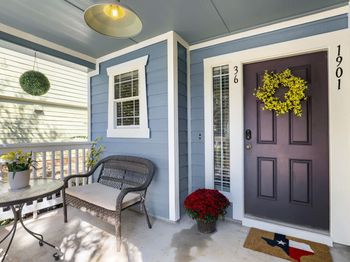 1901 Clarksville LN