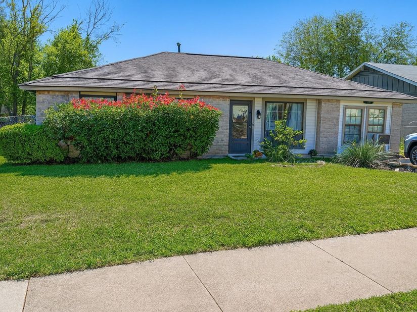 405 Thistlewood DR, Austin TX 78745