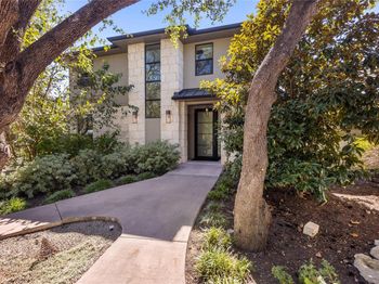 5615 McCarty LN