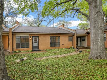 2301 Lawnmont Ave