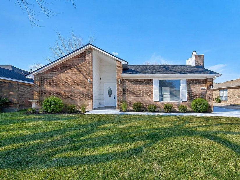 10826 Lynbrook DR, Houston TX 77042