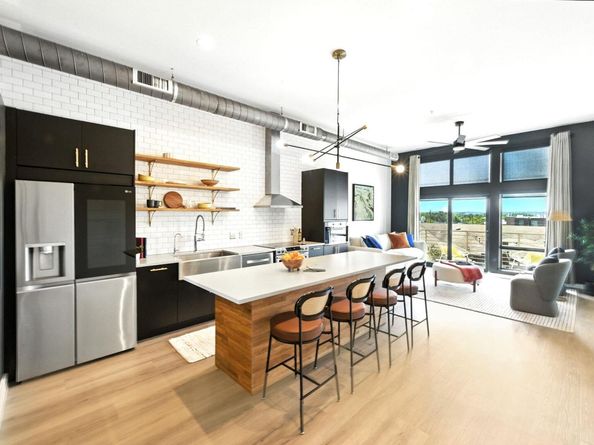 2124 E 6th ST 418, Austin TX 78702