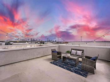 2301 Bluebonnet LN