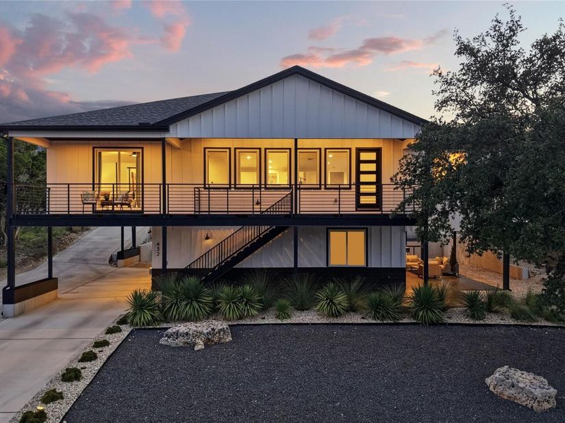 432 Venture BLVD S, Point Venture TX 78645