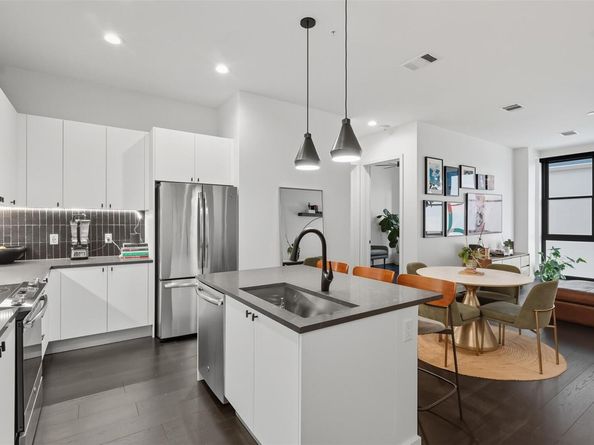 800 Embassy DR 320, Austin TX 78702