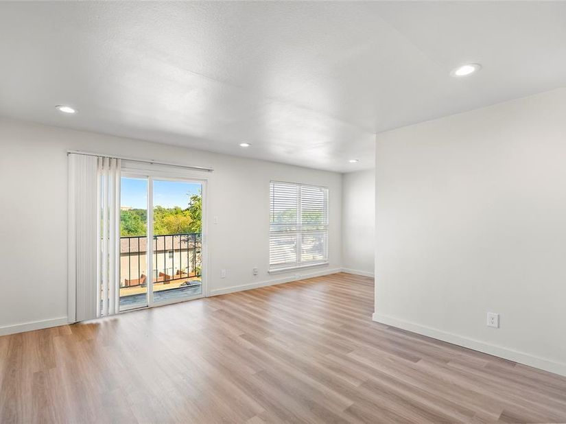 3819 Southway DR 211, Austin TX 78704