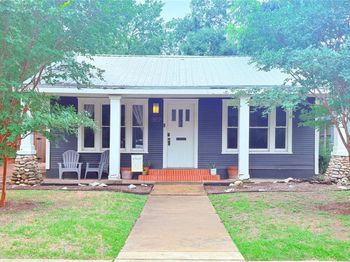 307 E 35th ST