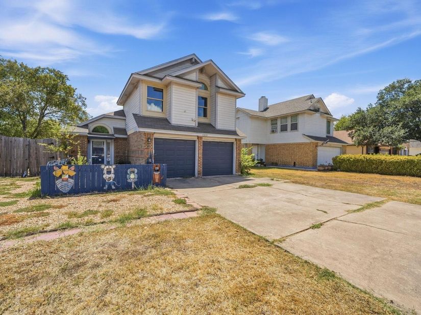 1315 E Logan ST, Round Rock TX 78664