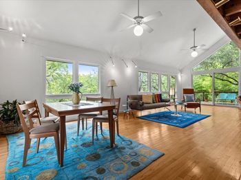 1313 Alameda DR