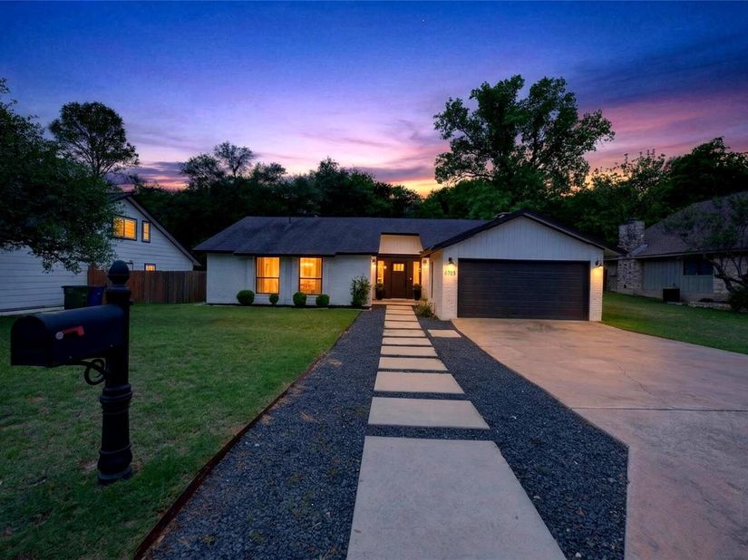 6703 Danwood DR, Austin TX 78759