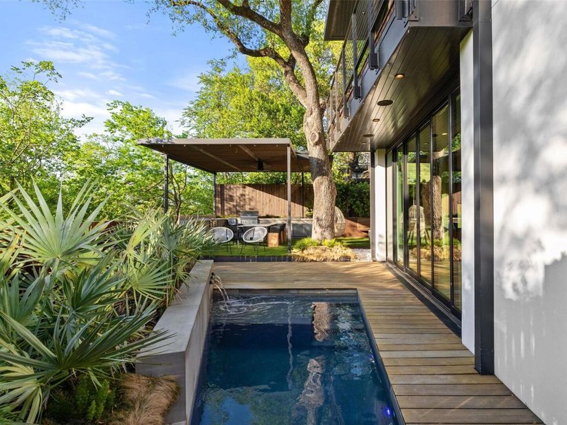 2108 Matthews DR, Austin TX 78703
