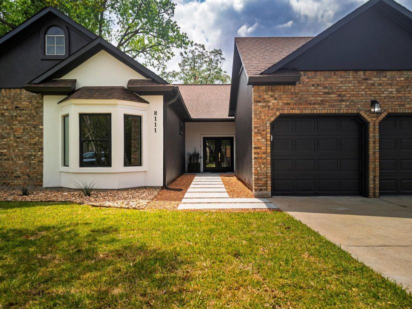8111 Elkhorn Mountain TRL, Austin TX 78729