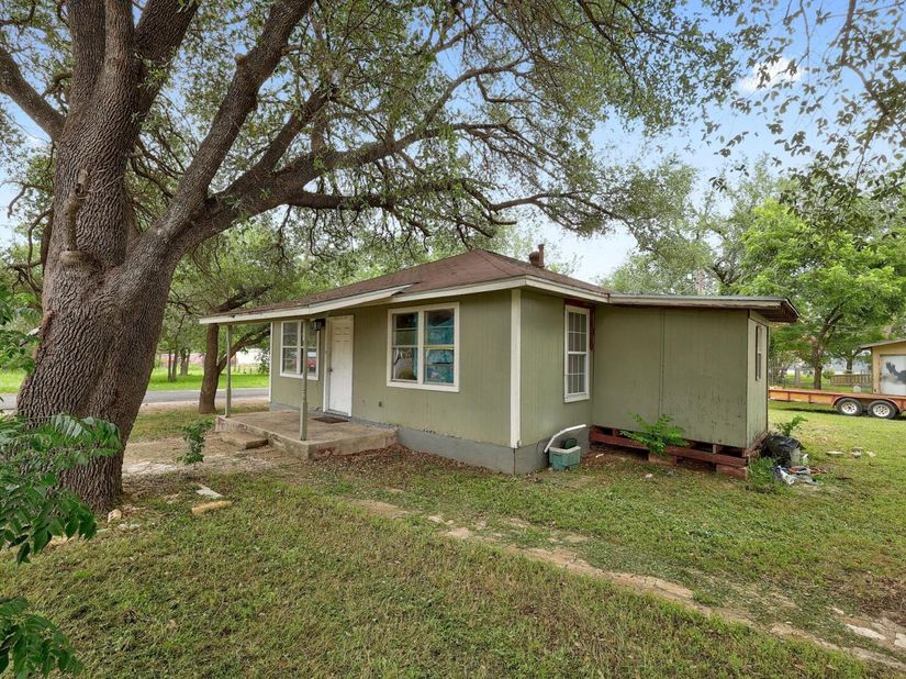 3007 Michoacan DR, Del Valle TX 78617