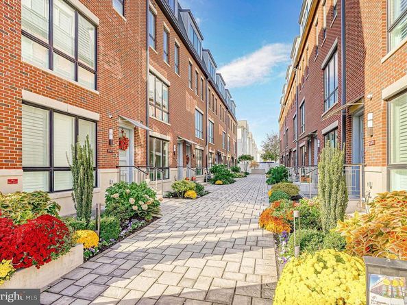 2002 Renaissance Walk  2, Philadelphia PA 19145