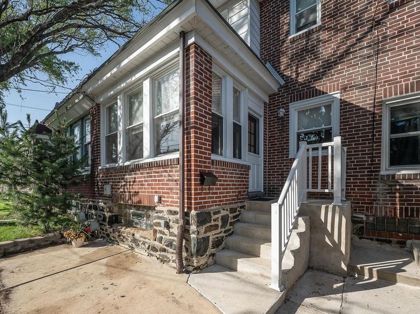 71 Barker Avenue, Sharon Hill PA 19079