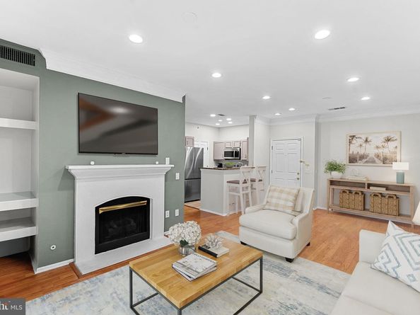 1521 Spring Gate Drive 10406, Mclean VA 22102