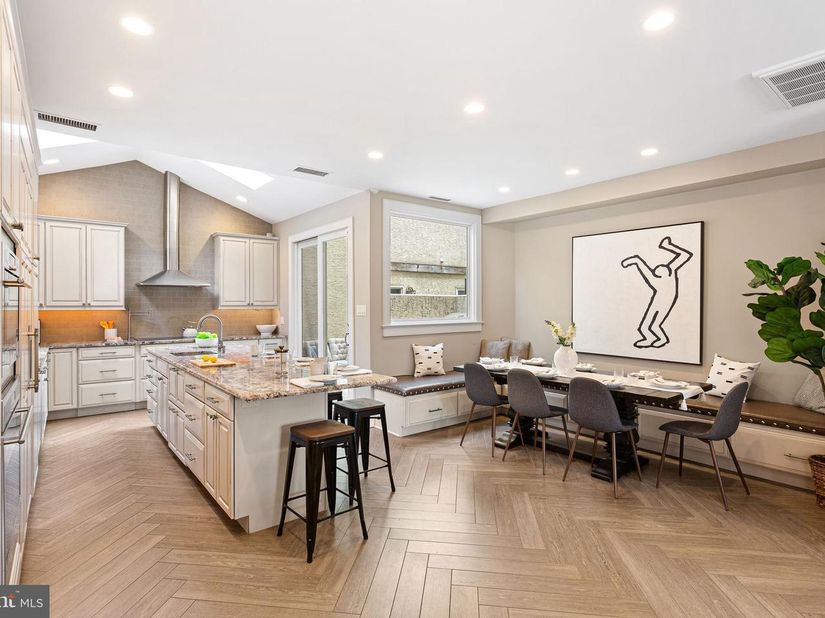 212 S 24TH Street 2406, Philadelphia PA 19103
