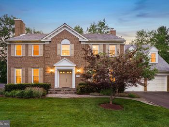9705 Holloway Hill