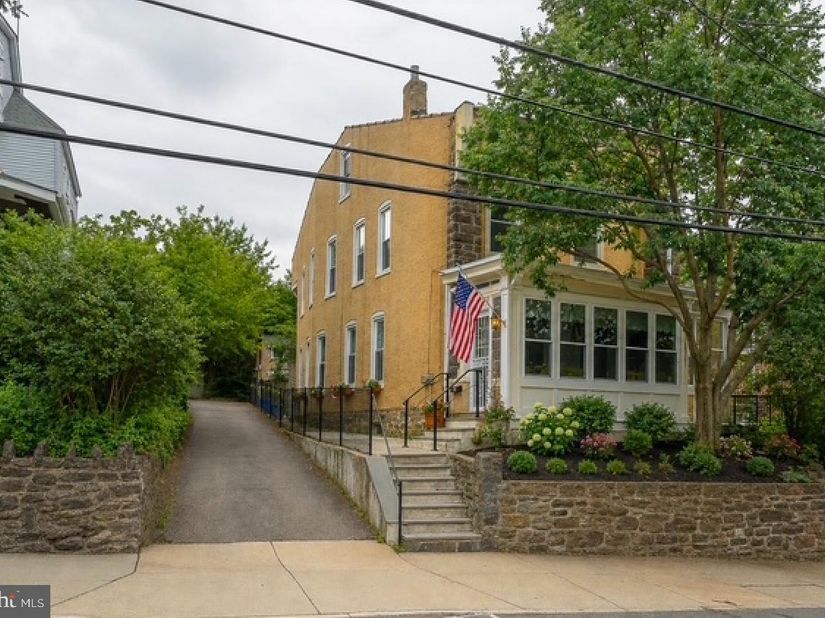 5199 Ridge Avenue, Philadelphia PA 19128