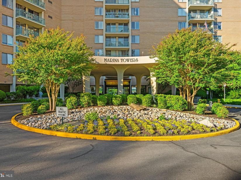 501 Slaters Lane 611, Alexandria VA 22314