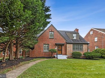 1124 Kalmia Road NW