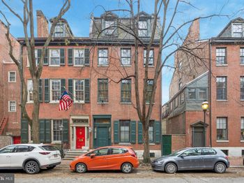 916 Clinton Street
