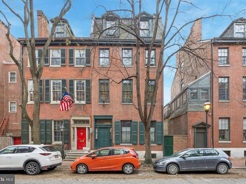 916 Clinton Street, Philadelphia PA 19107