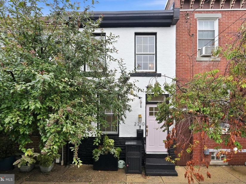 2210 E Thompson Street, Philadelphia PA 19125