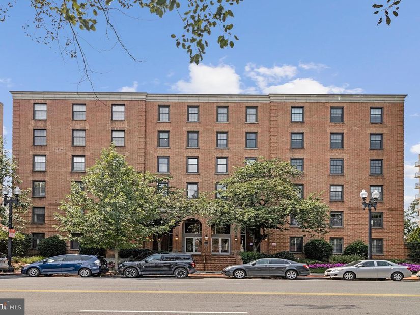 2828 Wisconsin Avenue NW 504, Washington DC 20007