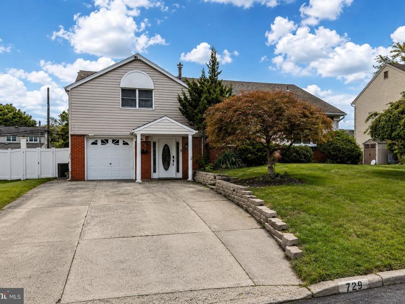 729 Saint Davids Avenue, Warminster PA 18974