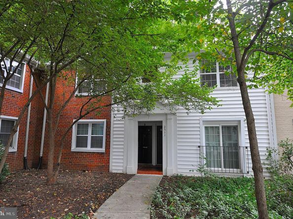 2511 S Walter Reed Drive B, Arlington VA 22206